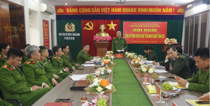 Cụm thi đua Khối Cảnh sát QLNN về ANTT: Phòng Cảnh sát QLHC về TTXH được suy tôn nhận Cờ thi đua của Chính phủ